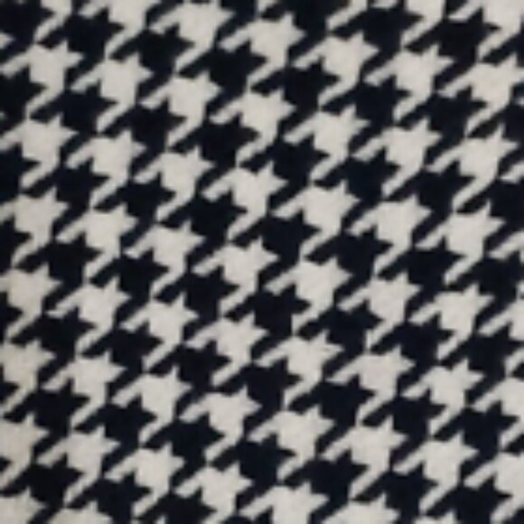 Standard Form NYC 10% Cashmere 90% Wool Fringed Scarf - 36" x 80" - Picture 3 of 7